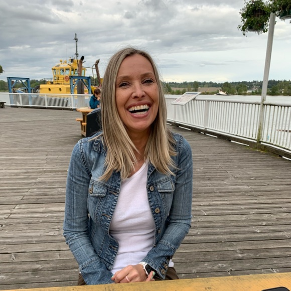 Meet your Posher, Sarah - Picture 1 of 1